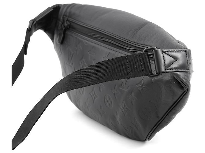 Bolsa Sling Louis Vuitton Monogram Shadow Preto - vista 3