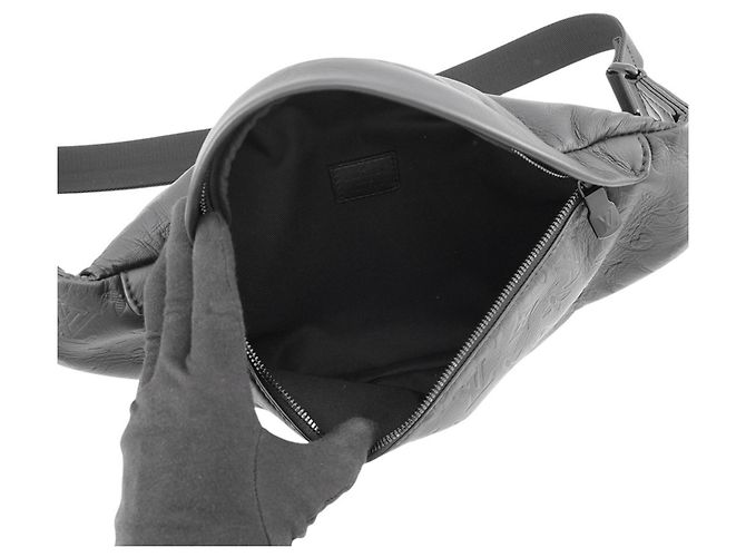 Bolsa Sling Louis Vuitton Monogram Shadow Preto - vista 6