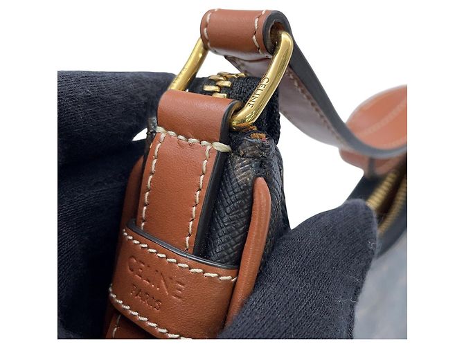 Céline Celine Triomphe Ava Mini Leather Handbag - view 9