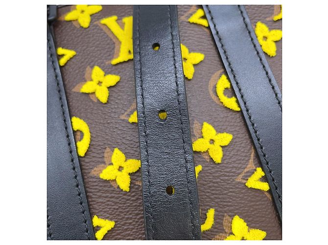 Sac à épaule Louis Vuitton Monogram Tuffetage Speedy Soft Trunk Marron Noir Jaune - vue 16