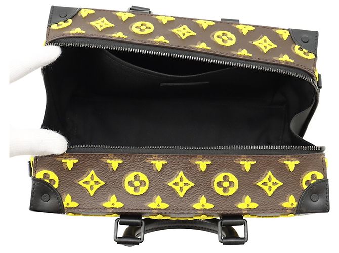 Sac à épaule Louis Vuitton Monogram Tuffetage Speedy Soft Trunk Marron Noir Jaune - vue 6