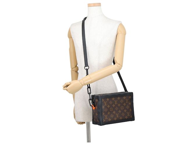 Louis Vuitton Monogram Shoulder Bag Black - view 4