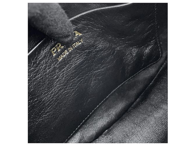 Prada Arche Small Schultertasche aus weißem Leder - Ansicht 12