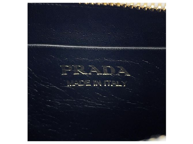 Prada Arche Small Schultertasche aus weißem Leder - Ansicht 16