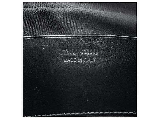 Miu Miu Gürteltasche aus schwarzem Kalbsleder - Ansicht 14