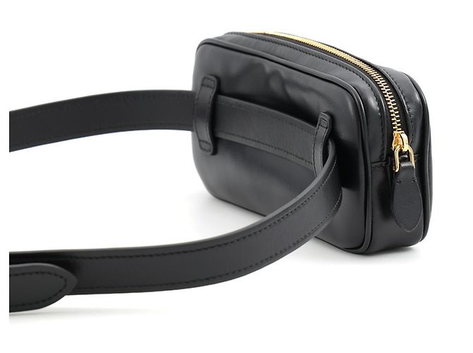 Miu Miu Gürteltasche aus schwarzem Kalbsleder - Ansicht 3