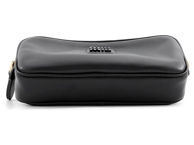 Miu Miu Gürteltasche aus schwarzem Kalbsleder - Ansicht 4