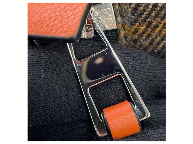 Loewe Schultertasche mit Karomuster Braun Mehrfarben - Ansicht 11