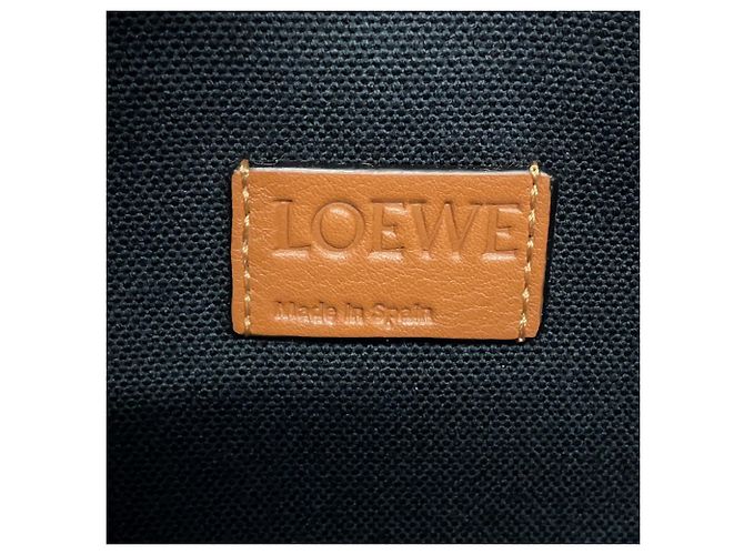 Loewe Schultertasche mit Karomuster Braun Mehrfarben - Ansicht 13