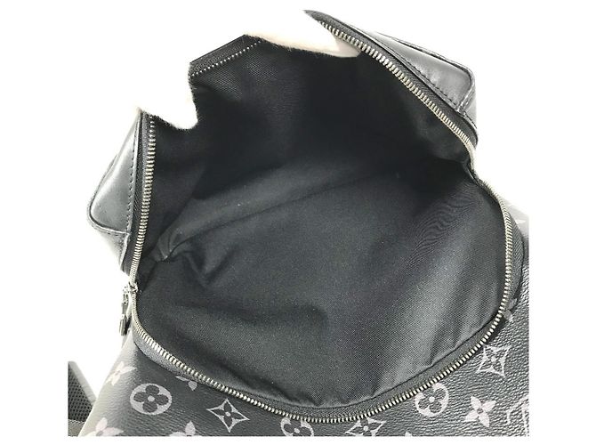 Mochila Louis Vuitton Monogram Eclipse Apollo Preto - vista 12