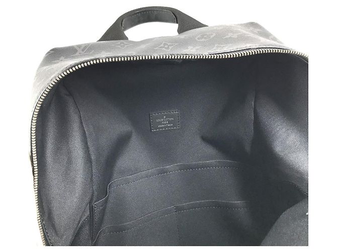 Mochila Louis Vuitton Monogram Eclipse Apollo Preto - vista 14