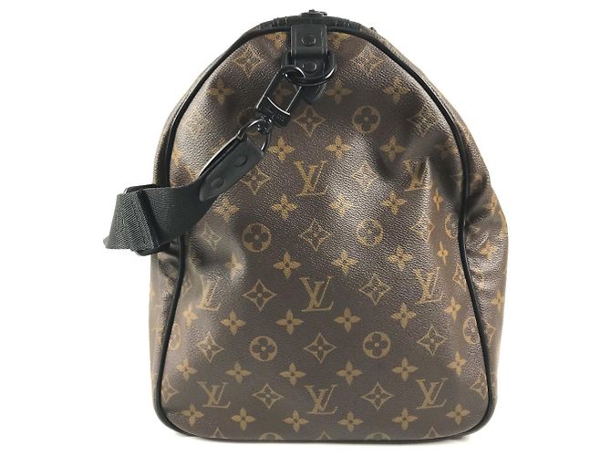 mala Louis Vuitton Monogram Waterproof Keepall Bandoulière 55 Marrom Preto - vista 3