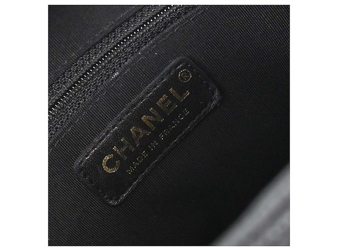 Chanel Timeless CC Chain Quilted Caviar Medium Preto - vista 4