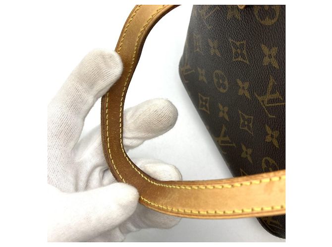 Louis Vuitton Vavin PM Handbag Brown - view 10