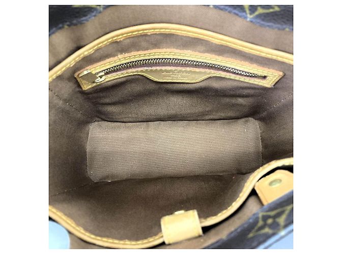Louis Vuitton Vavin PM Handbag Brown - view 6