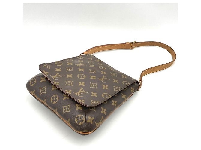 Louis Vuitton Musette Salsa Short Shoulder Bag Castaño - vista 2