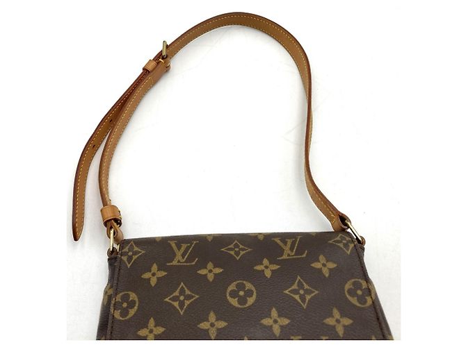 Louis Vuitton Musette Salsa Short Shoulder Bag Castaño - vista 5