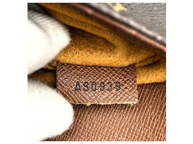 Louis Vuitton Musette Salsa Short Shoulder Bag Castaño - vista 8