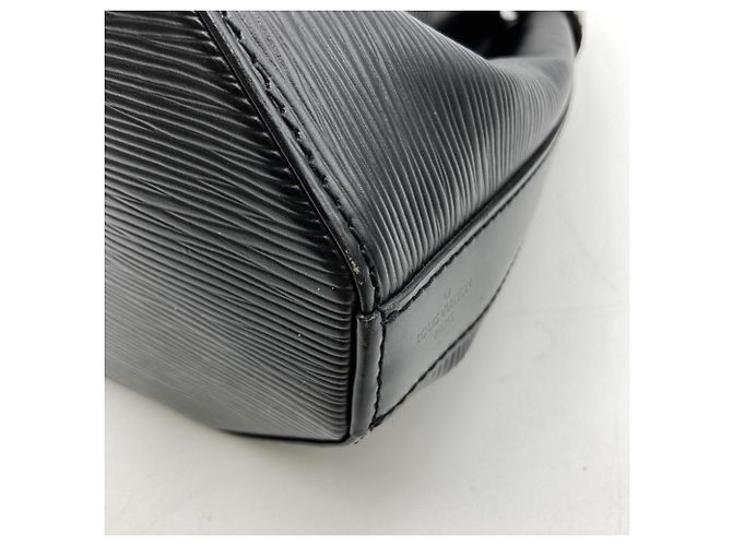 Louis Vuitton Epi Sac Depaule PM Shoulder Bag Negro - vista 12