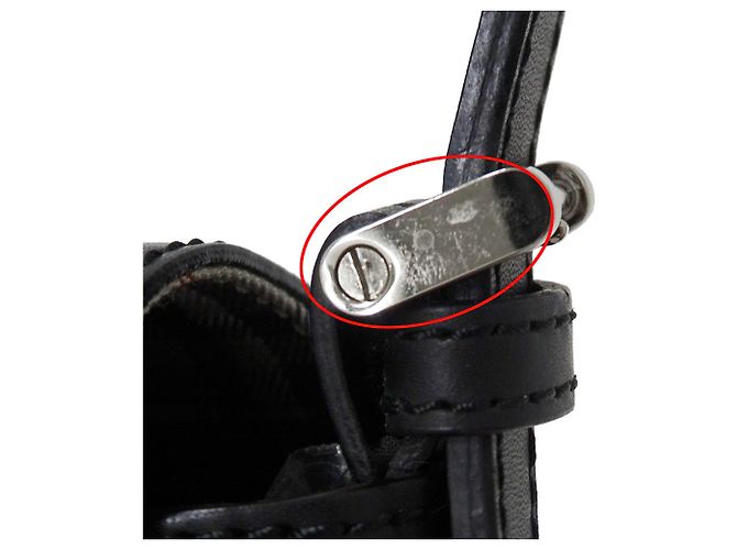 Burberry Schultertasche aus schwarzem Leder - Ansicht 11