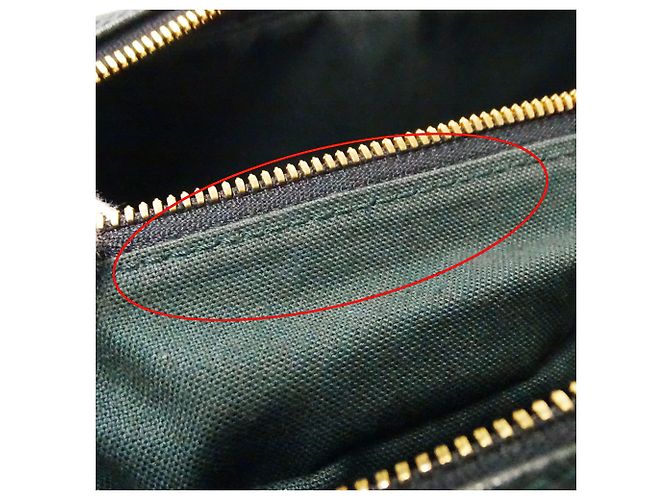 Borsa a tracolla Louis Vuitton Taiga Reporter PM - vista 13