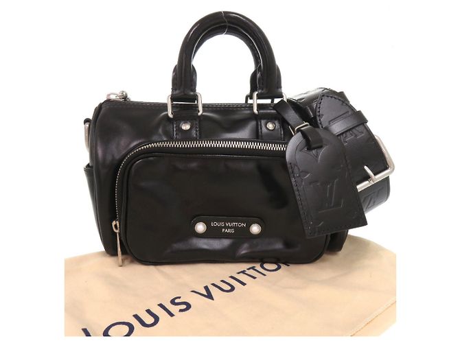 Sac à main Louis Vuitton Keepall Cargo Bandoulière 25 Noir - vue 2