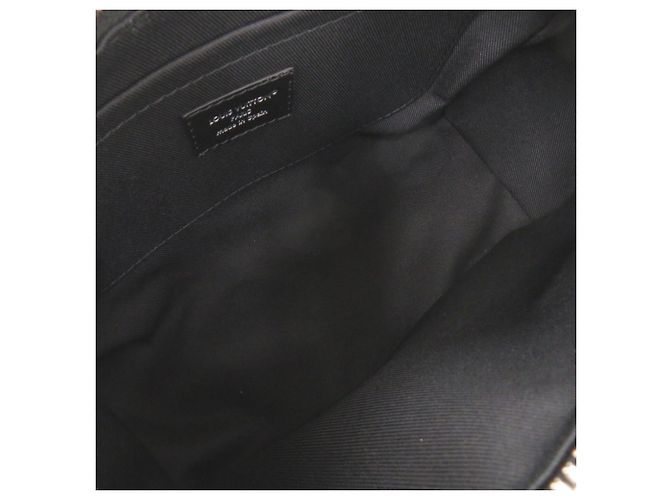 Sac à main Louis Vuitton Keepall Cargo Bandoulière 25 Noir - vue 8