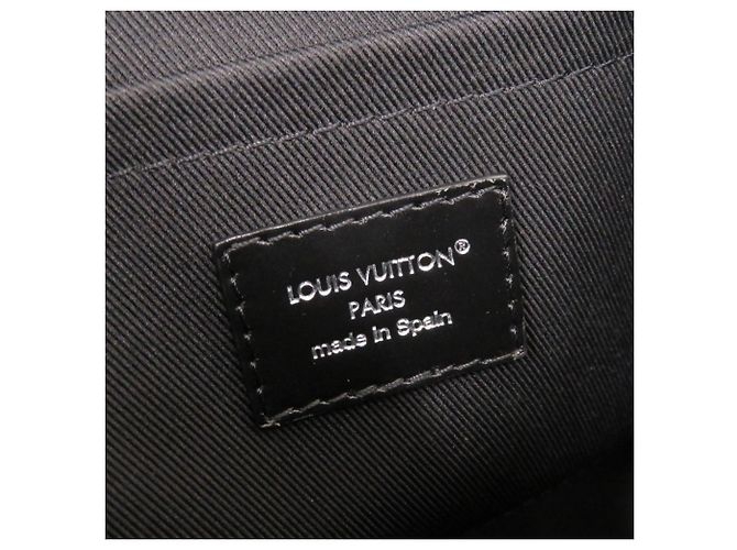 Sac à main Louis Vuitton Keepall Cargo Bandoulière 25 Noir - vue 9