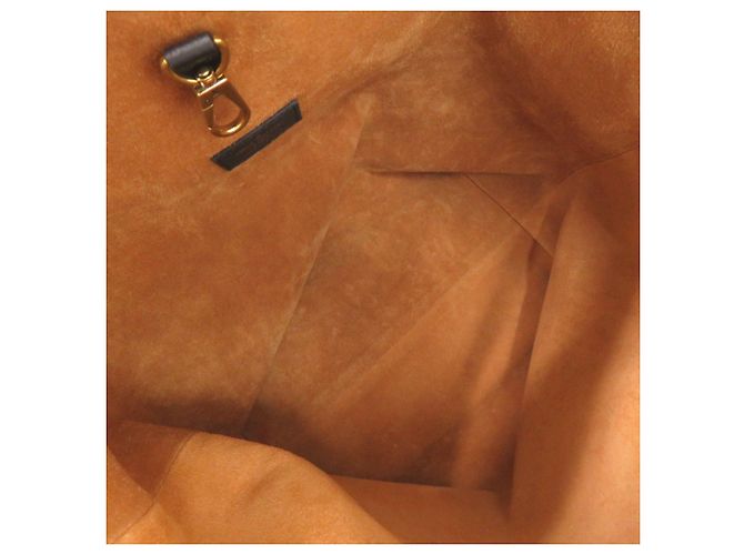 Sac à main Louis Vuitton Low Key Hobo MM Marron Noir - vue 5