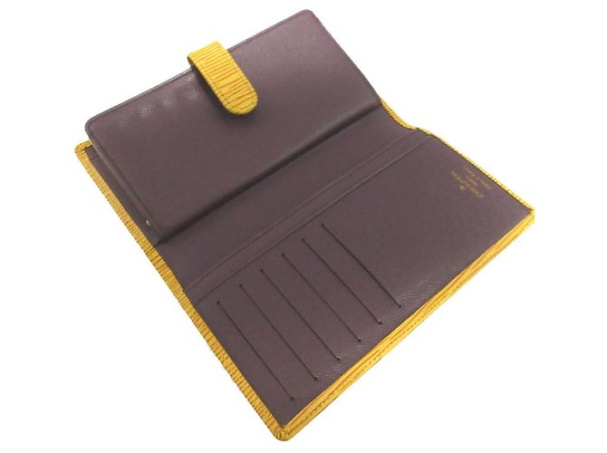 Portafoglio lungo bi-fold in pelle Epi Louis Vuitton Giallo - vista 4
