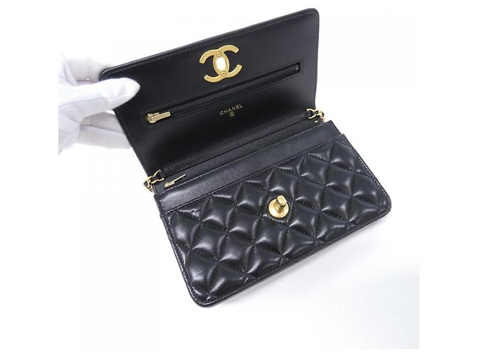 Portafoglio con catena Chanel in lambskin nero AP3938 - vista 6