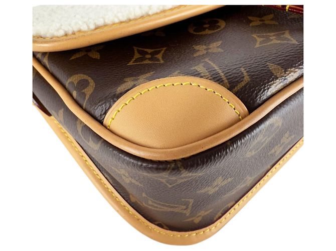 Louis Vuitton Schultertasche Cozygram Diane NM PM Braun Roh Monogramm - Ansicht 9