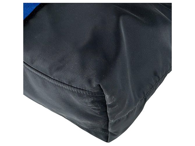 Tote Sac cabas Prada en nylon et velours Noir Bleu - vue 8