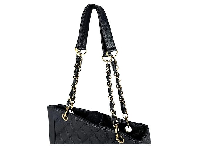 Sac à épaule Chanel en cuir de veau grainé noir - vue 10