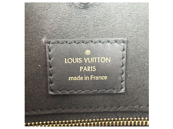 Sac à épaule Chanel en cuir de veau grainé noir - vue 13