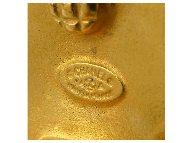 Boucles d'oreilles clips Chanel Gold Doré - vue 8