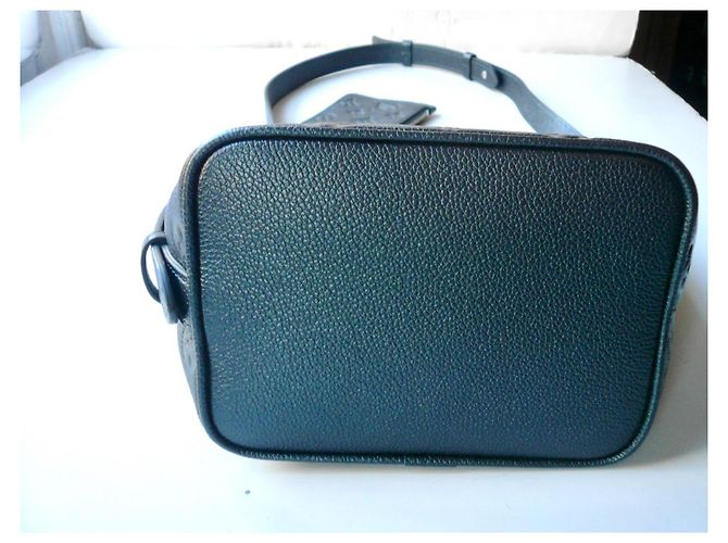 Louis Vuitton Bolsa All In BB Monogram Empreinte Couro Azul Iridescente M26430 Azul marinho - vista 7