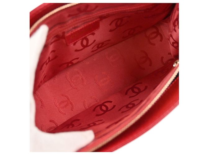 Chanel Vintage Logo Caviar Medium Red - view 3