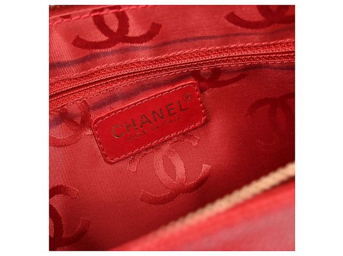 Chanel Vintage Logo Caviar Medium Red - view 4