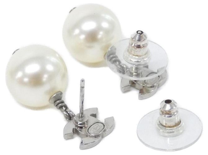Orecchini a lobo Chanel 36138 Argento e Bianco - vista 3