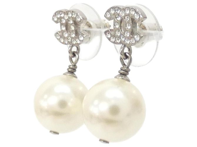Boucles d'oreilles puces Chanel 36138 Argent et Blanc Argenté - vue 2
