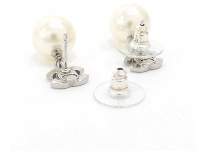 Boucles d'oreilles puces Chanel 36138 Argent et Blanc Argenté - vue 3