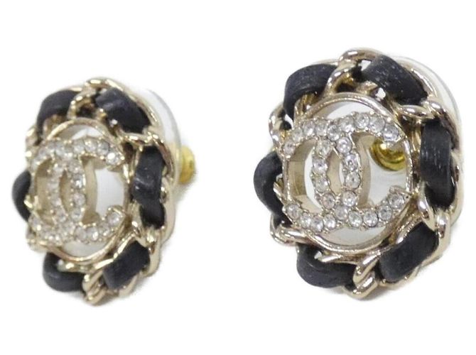 Orecchini a lobo Chanel in pelle d'agnello nera e oro Nero D'oro - vista 2