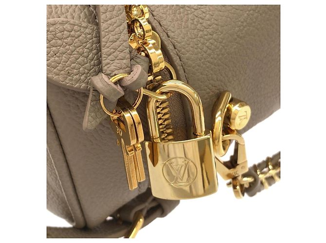 Sac à main Louis Vuitton Monogram Empreinte Vanity PM Gris - vue 4