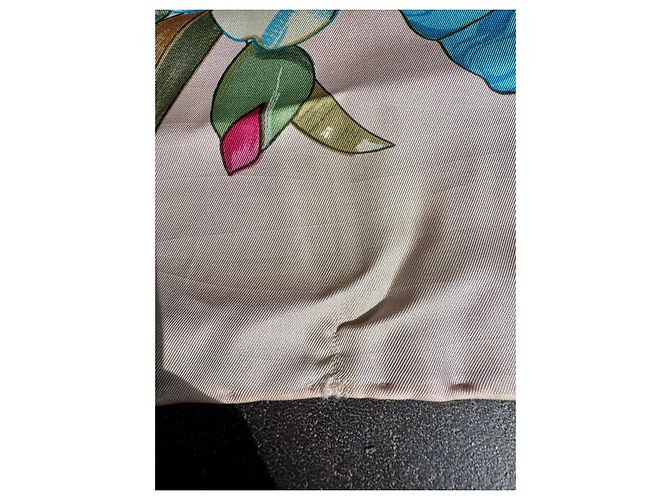 Chanel Lenço de seda estampado com flores Rosa Multicor Bege Gold hardware - vista 4