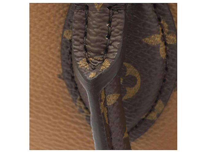 Bolso Louis Vuitton Monogram Giant OnTheGo PM Castaño - vista 6