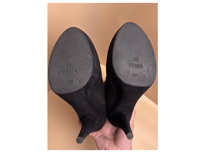 Botas de tacón plataforma en ante negro Fendi - vista 8