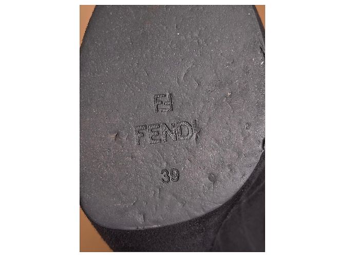 Botas de tacón plataforma en ante negro Fendi - vista 9