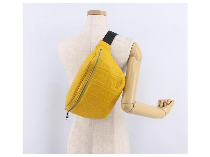FENDI Zucca Gürteltasche aus Leder Gelb Silber 7VA434 Auth BA16103A - Ansicht 25