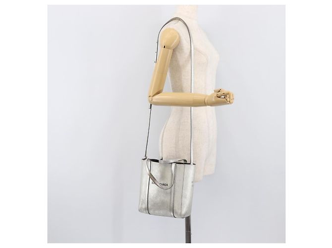 Borsa Balenciaga Everyday Tote XXS in pelle 2way Argento 551815 Auth bs37460 - vista 32